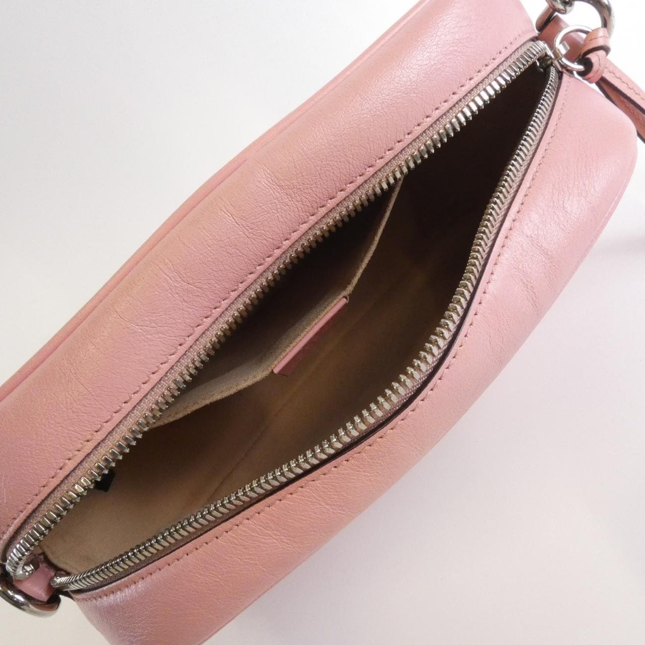 グッチ GG MARMONT 447632 DTD1Y ショルダーバッグ