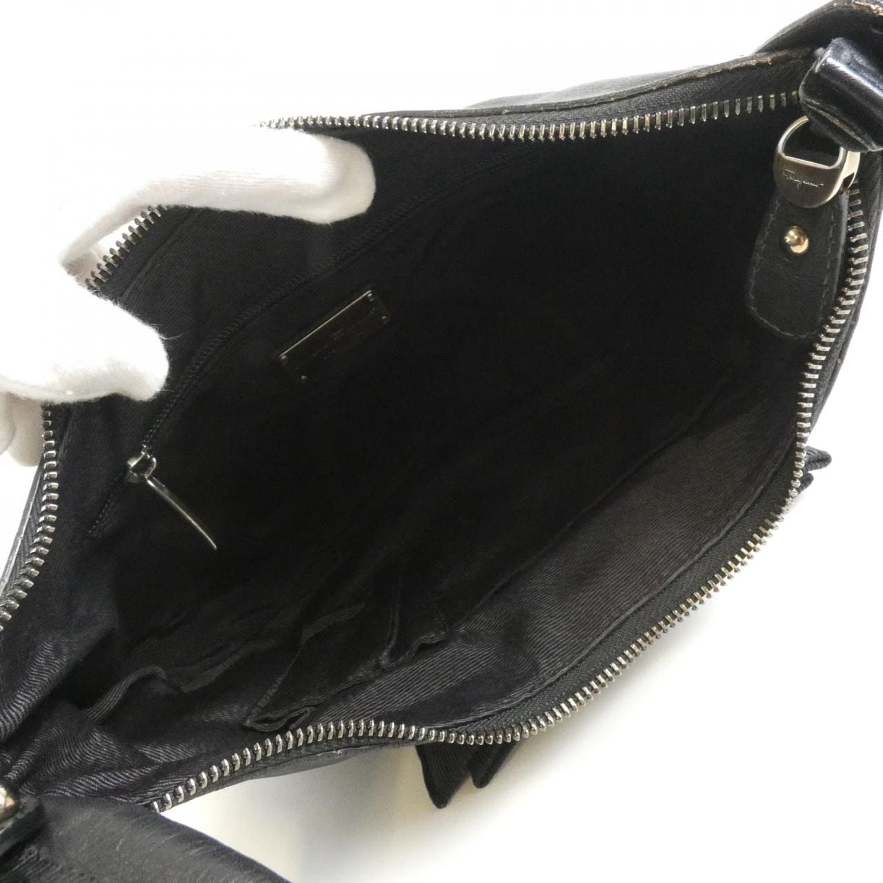 サルヴァトーレフェラガモ 21 B505 バッグ