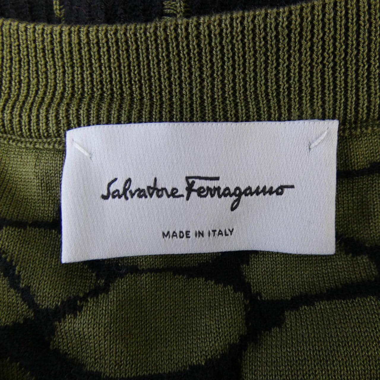 サルヴァトーレフェラガモ SALVATORE FERRAGAMO 12 0618 ニット