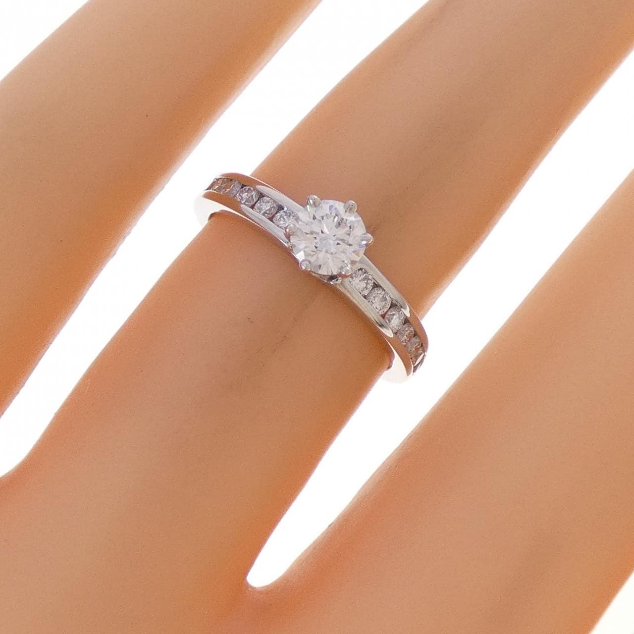 ティファニー ソリティア チャネルセッティング リング 0.30CT