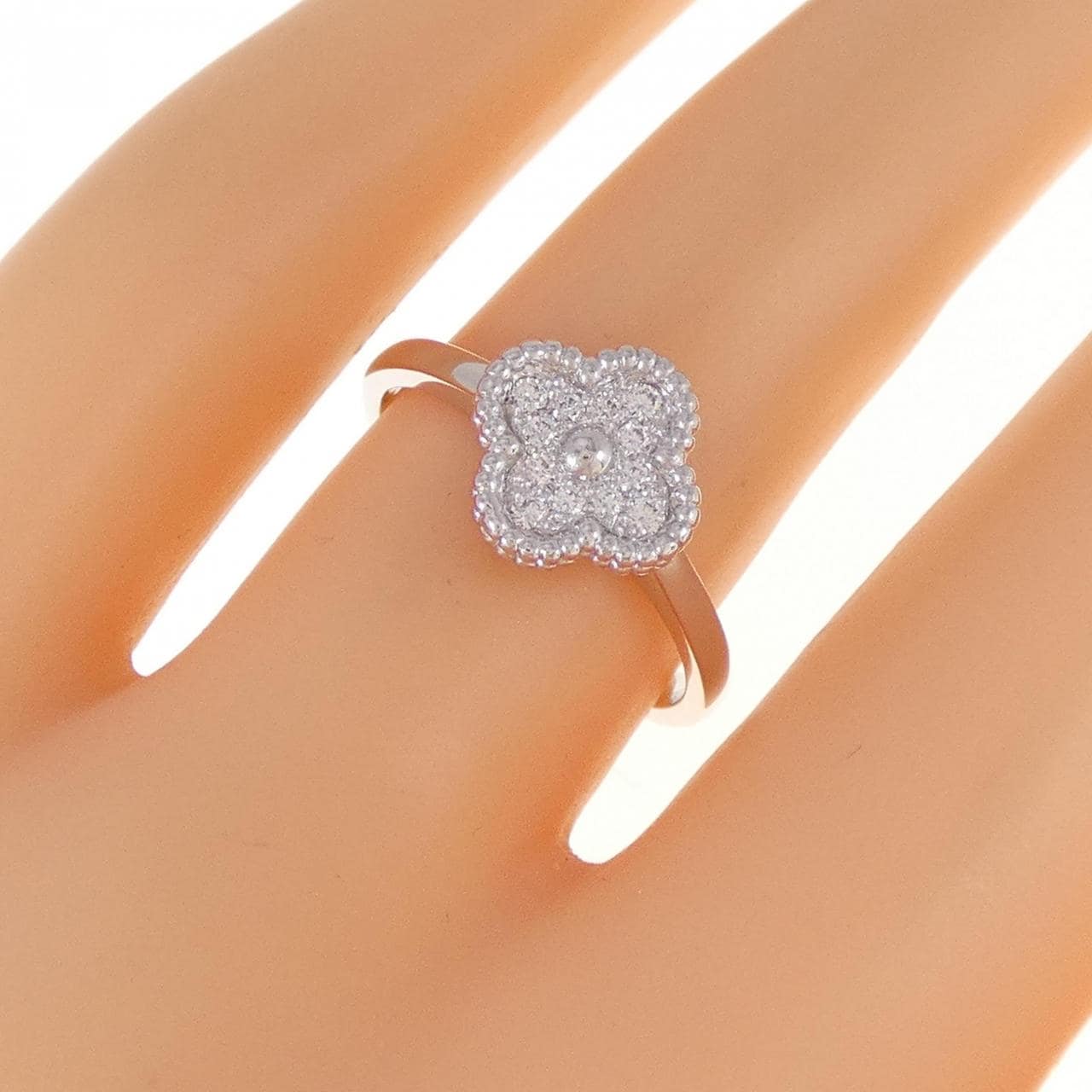 Van Cleef & Arpels Sweet Alhambra Ring