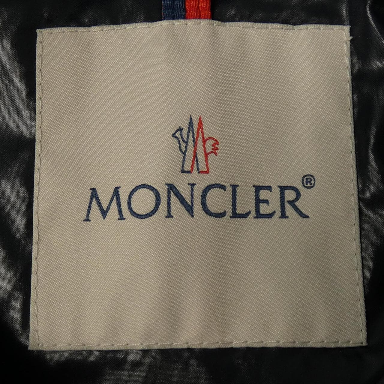 モンクレール MONCLER ダウンジャケット