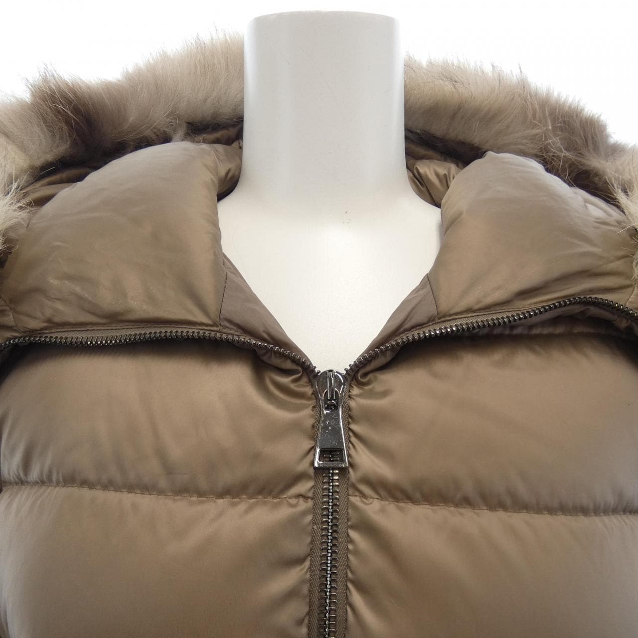 モンクレール MONCLER ダウンジャケット