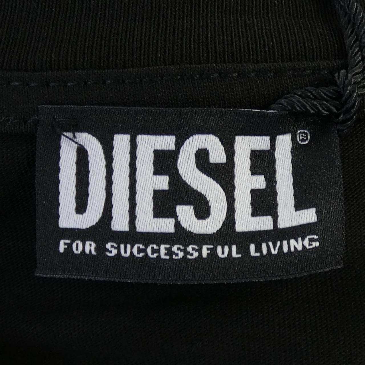 ディーゼル DIESEL A16861 RPAT1 900 Tシャツ