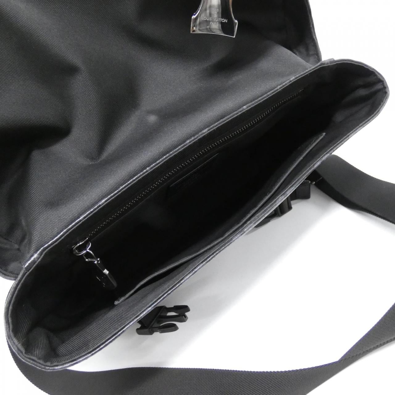 ルイヴィトン モノグラム エクリプス メッセンジャー ヴォワヤージュ PM M40511 ショルダーバッグ