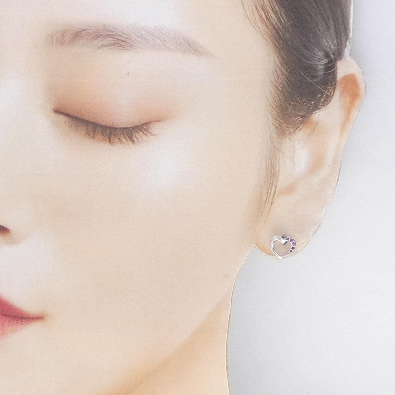 750WG ハート サファイヤ ピアス 0.14CT