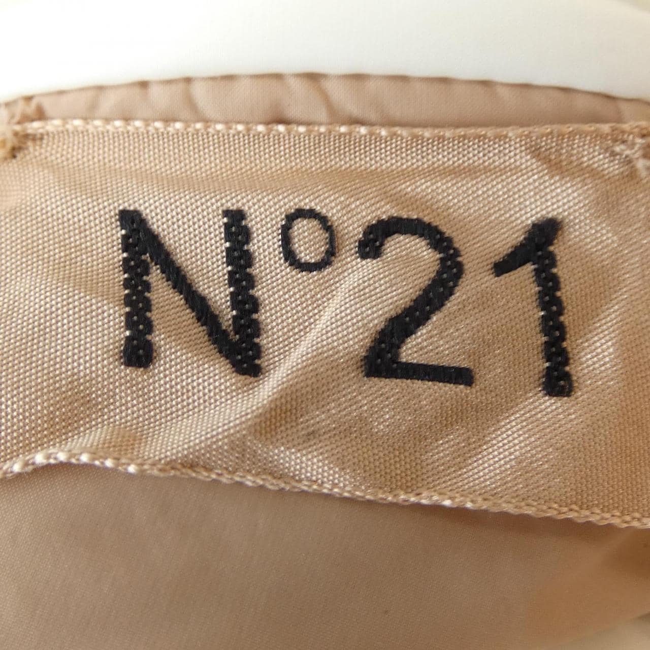 ヌメロヴェントゥーノ N°21 ダウンベスト