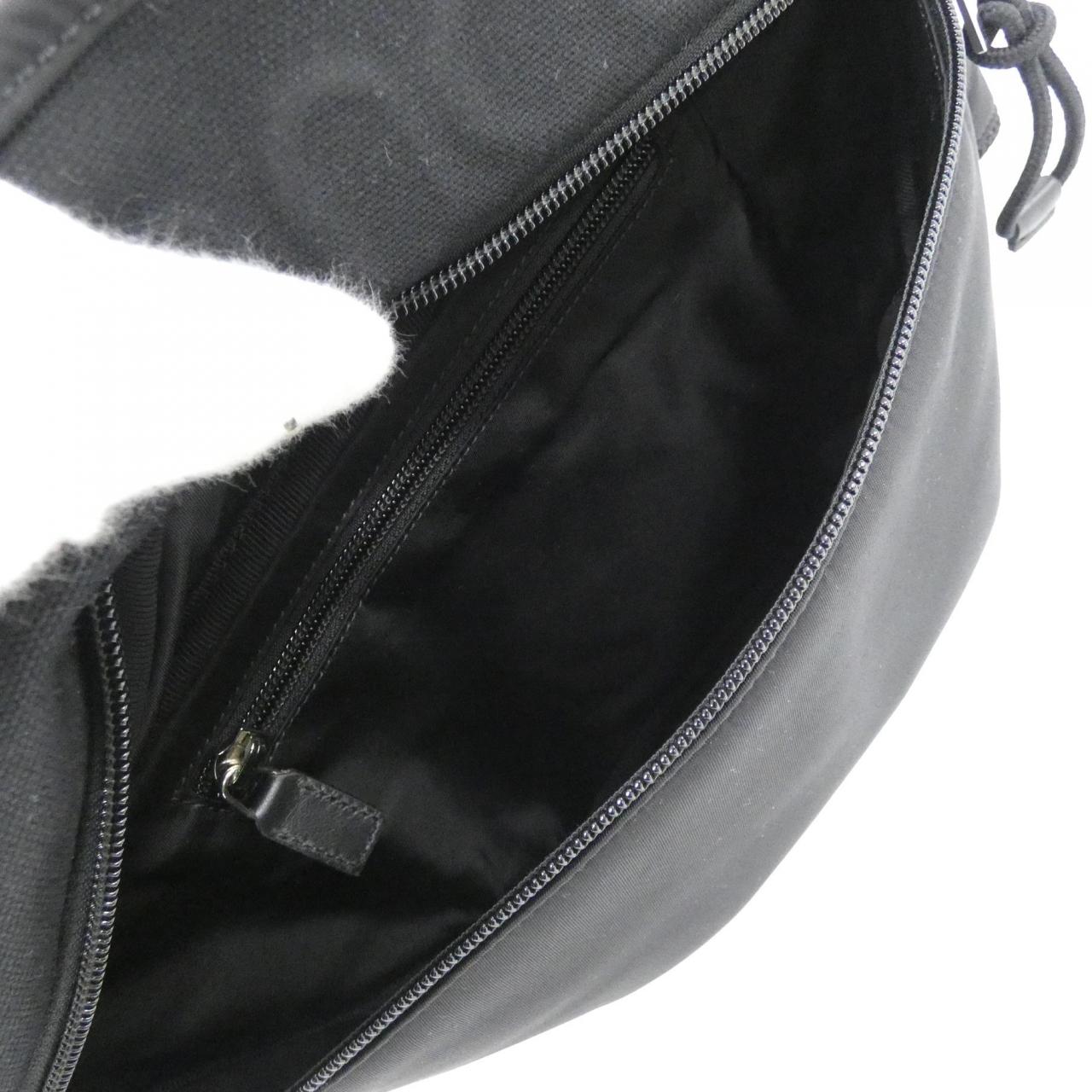 【新品】グッチ 804262 FADR7 ウエストバッグ