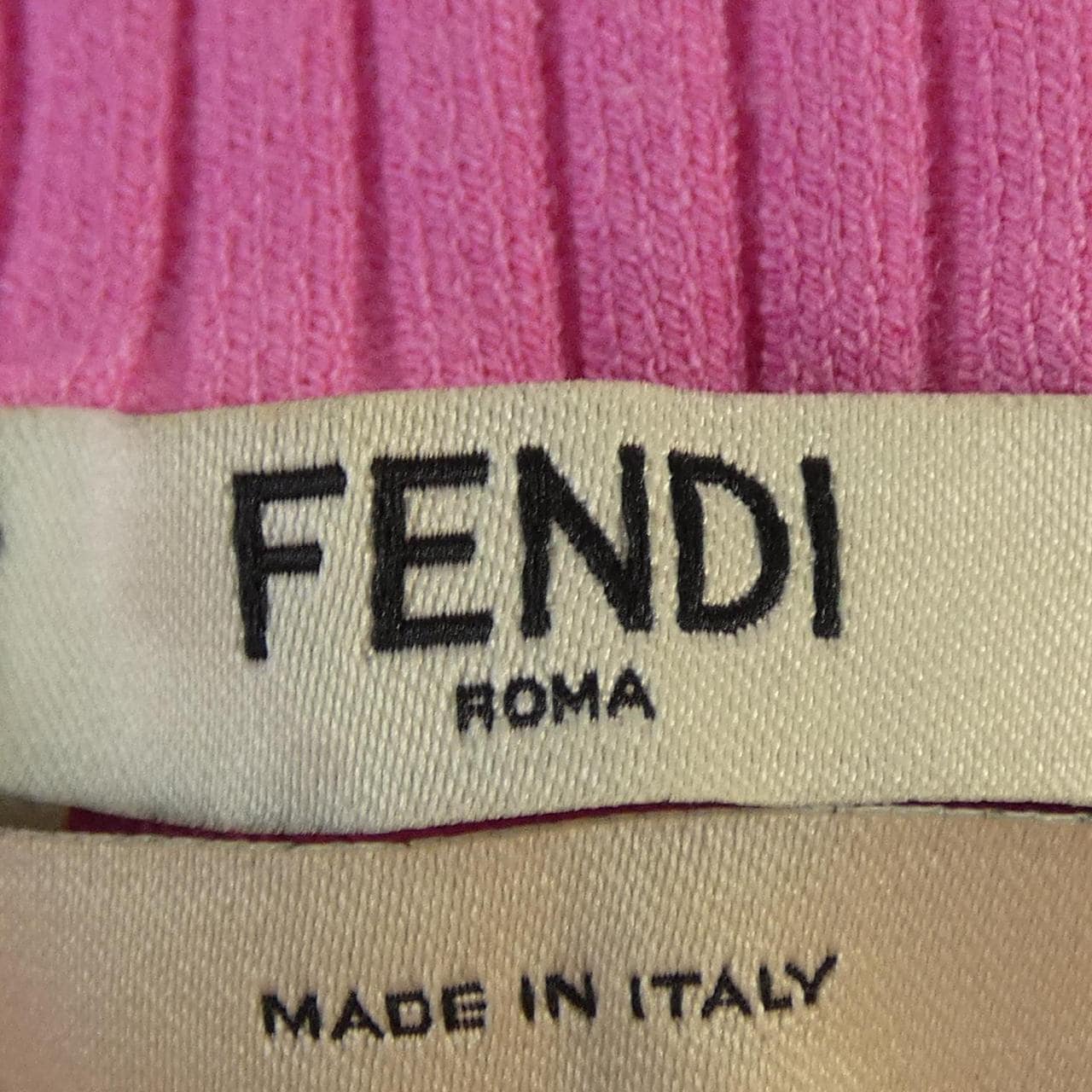 フェンディ FENDI FZY574 A1D3 ニット