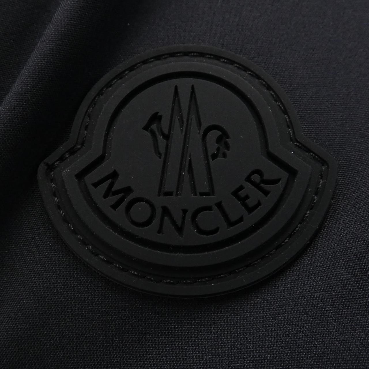 モンクレール MONCLER ダウンジャケット