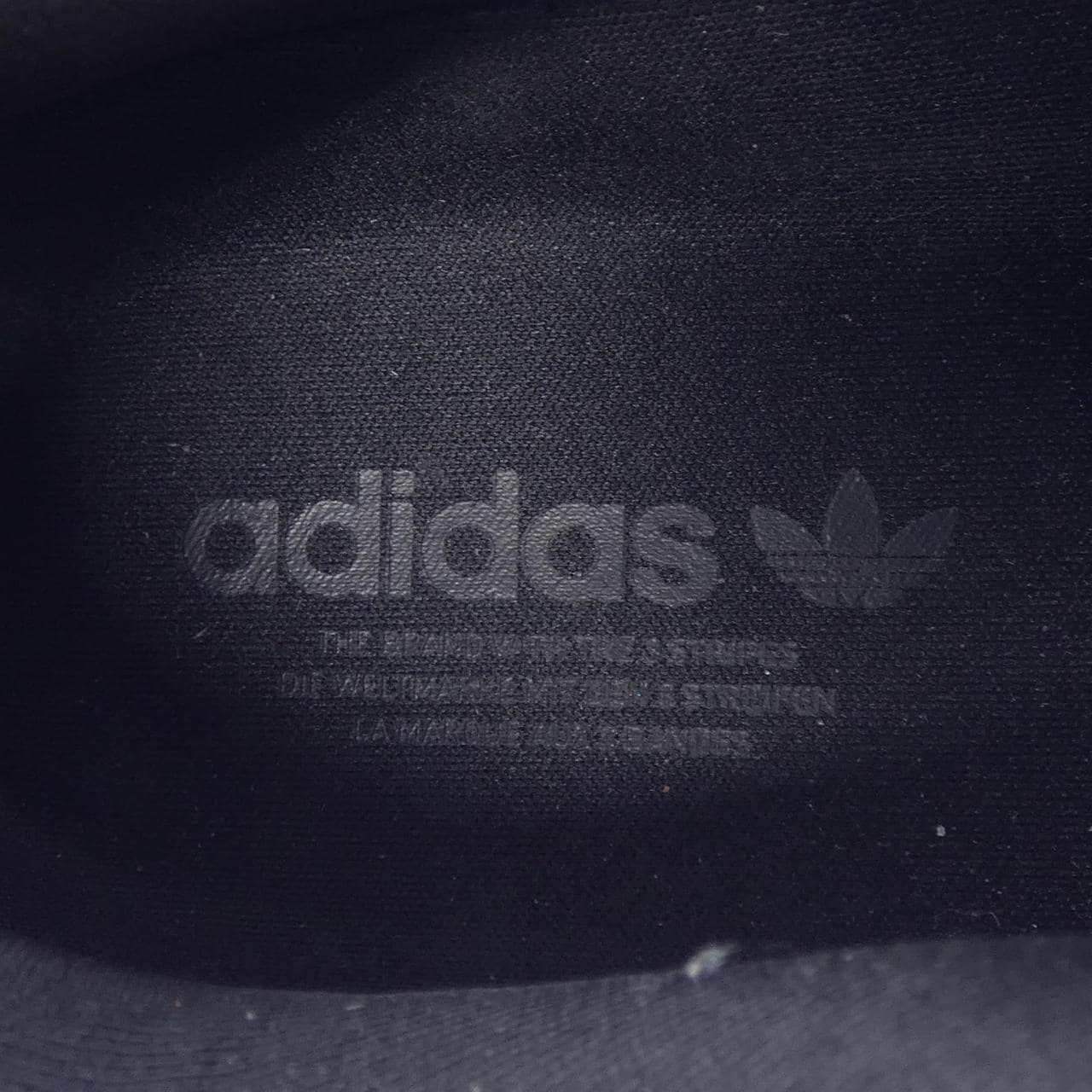 アディダス ADIDAS JS4011 スニーカー