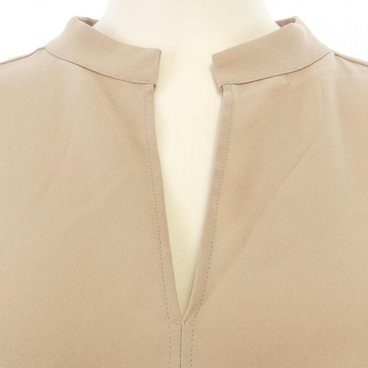 ベイジュ BEIGE. トップス