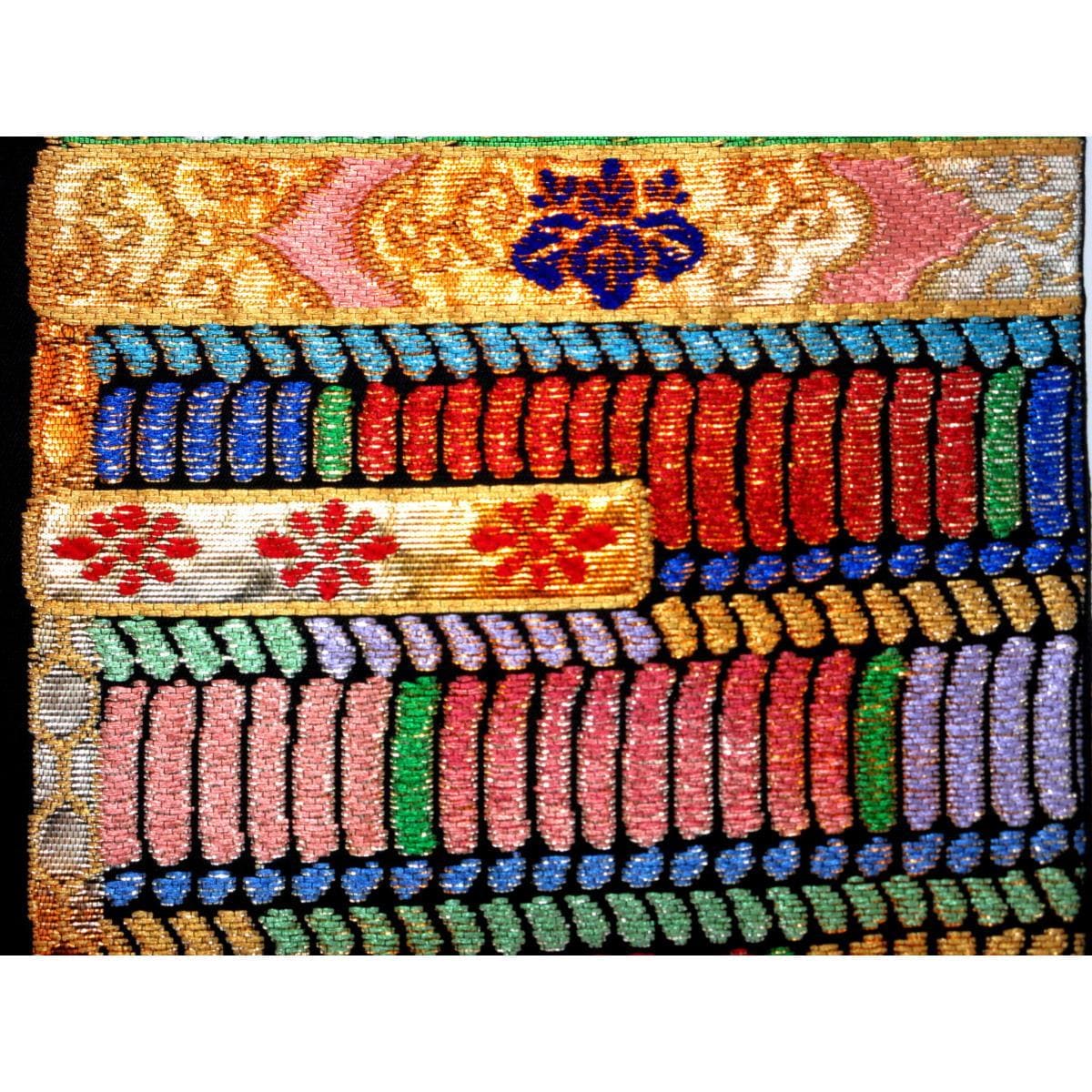 ペルシャ牡丹文帯　環美術織物