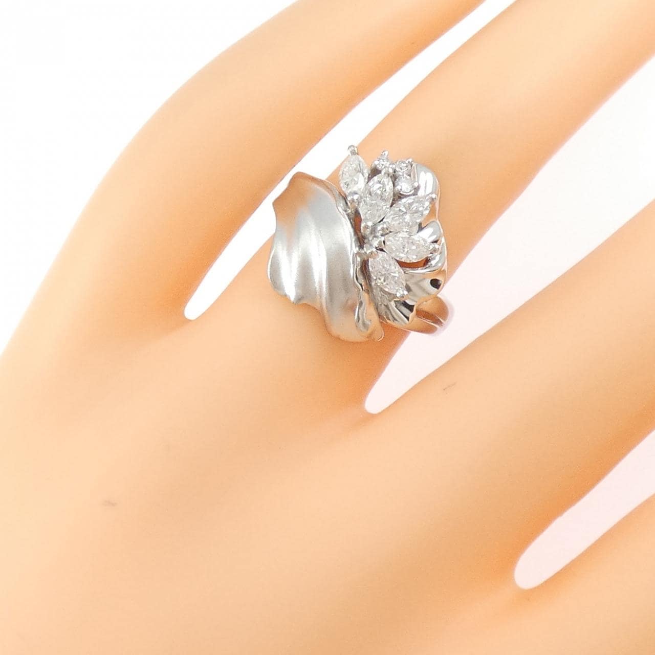 PT900 ダイヤモンド リング 0.70CT