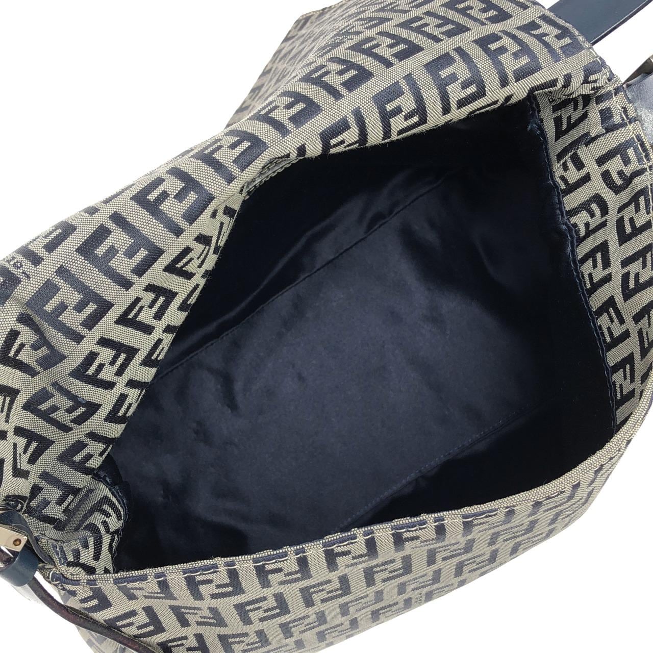 【ヴィンテージ】フェンディ マンマ バゲット 26325 ショルダーバッグ