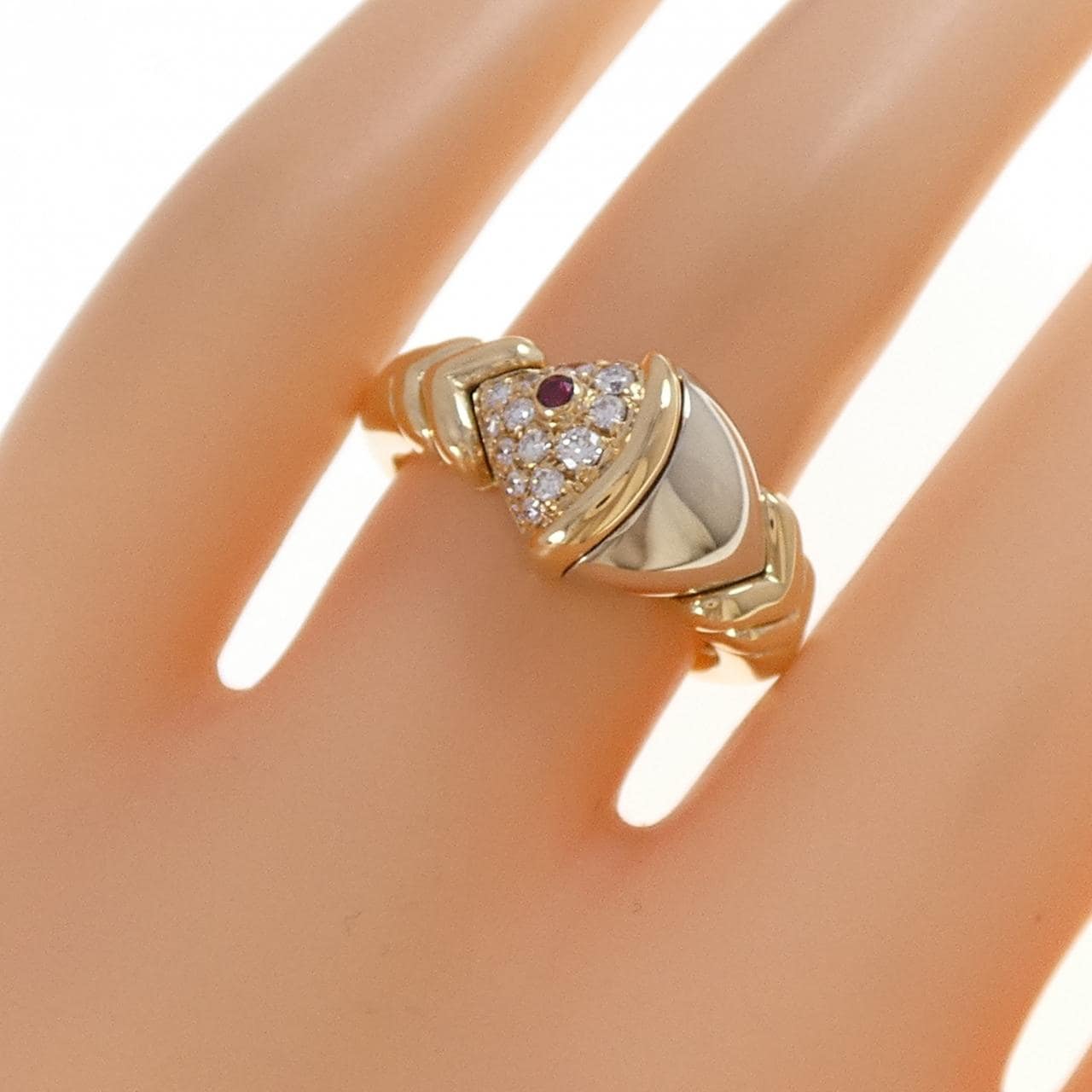 ブルガリ ルビー リング