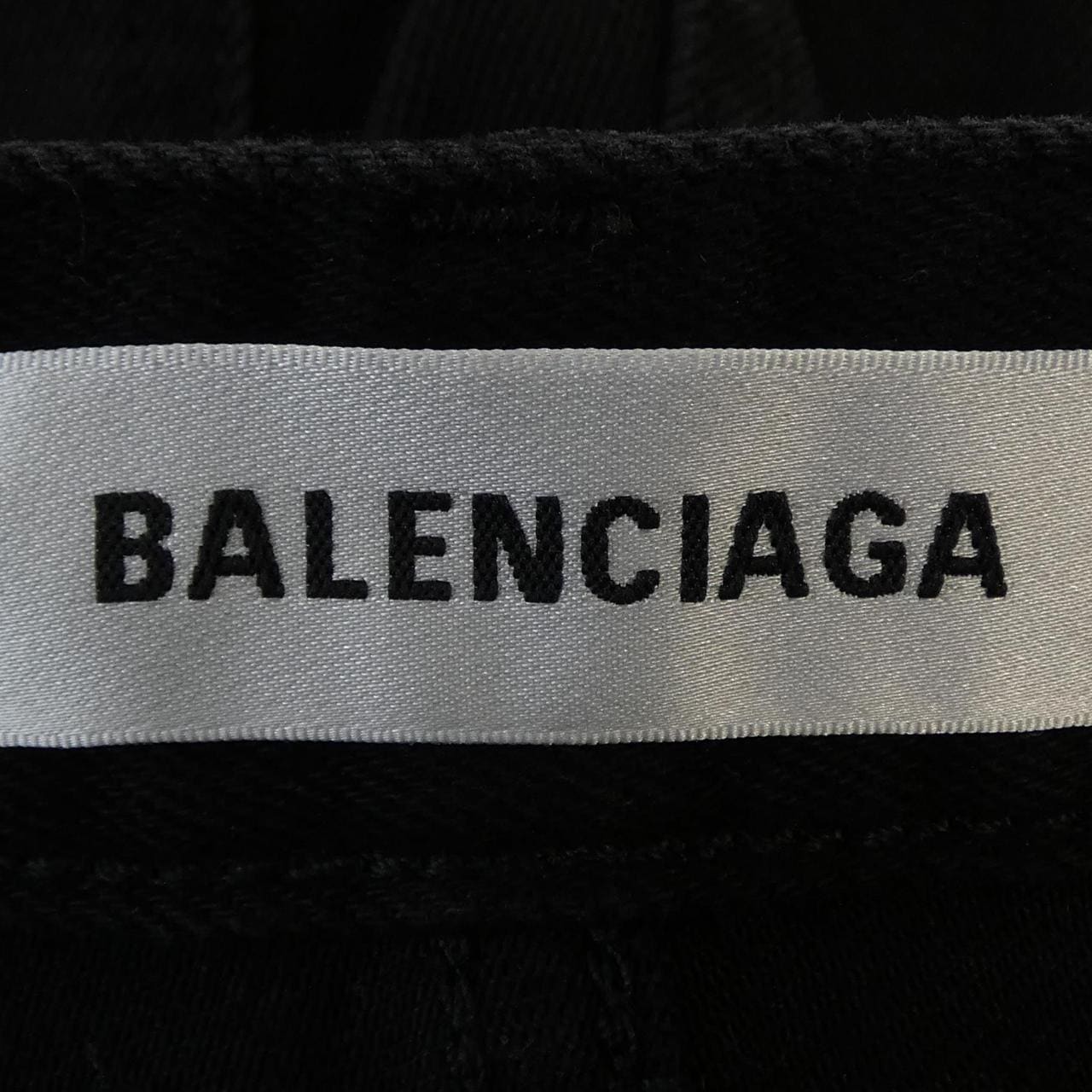 バレンシアガ BALENCIAGA 565761 TDW16 ジーンズ