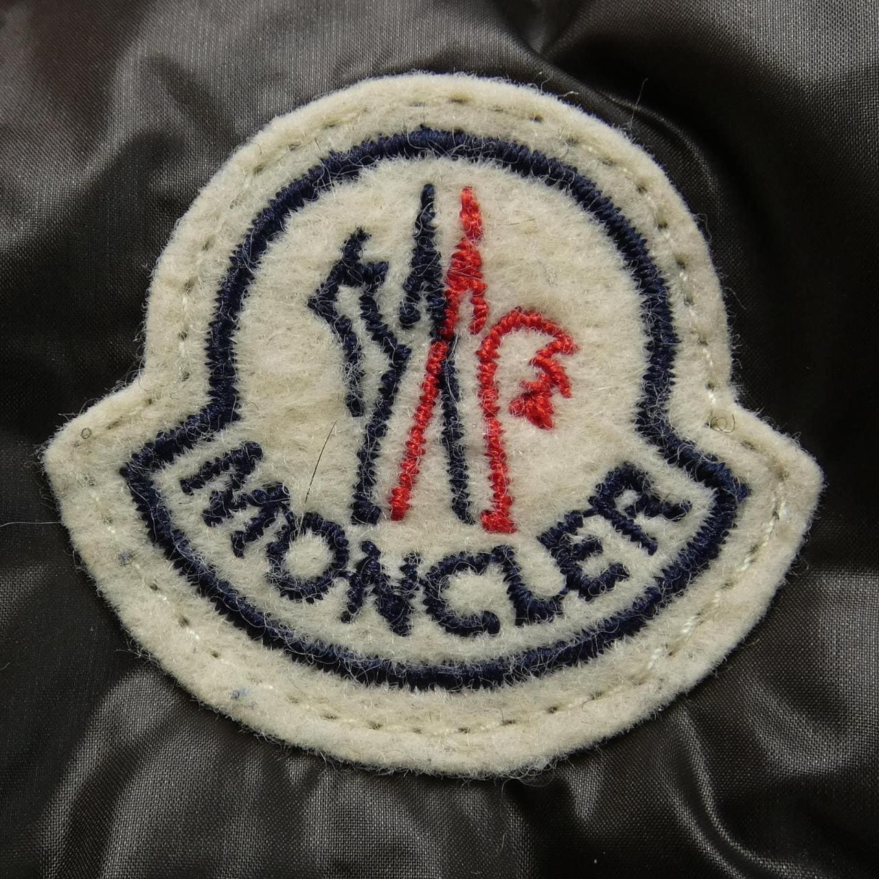 モンクレール MONCLER ダウンジャケット