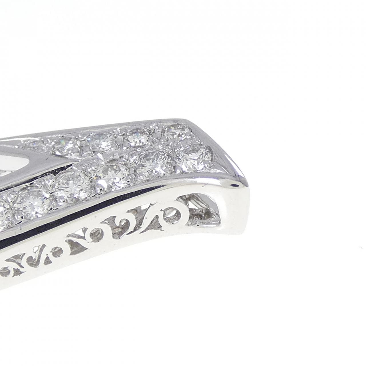 K18WG Number 1 Diamond Pendant 1.00CT