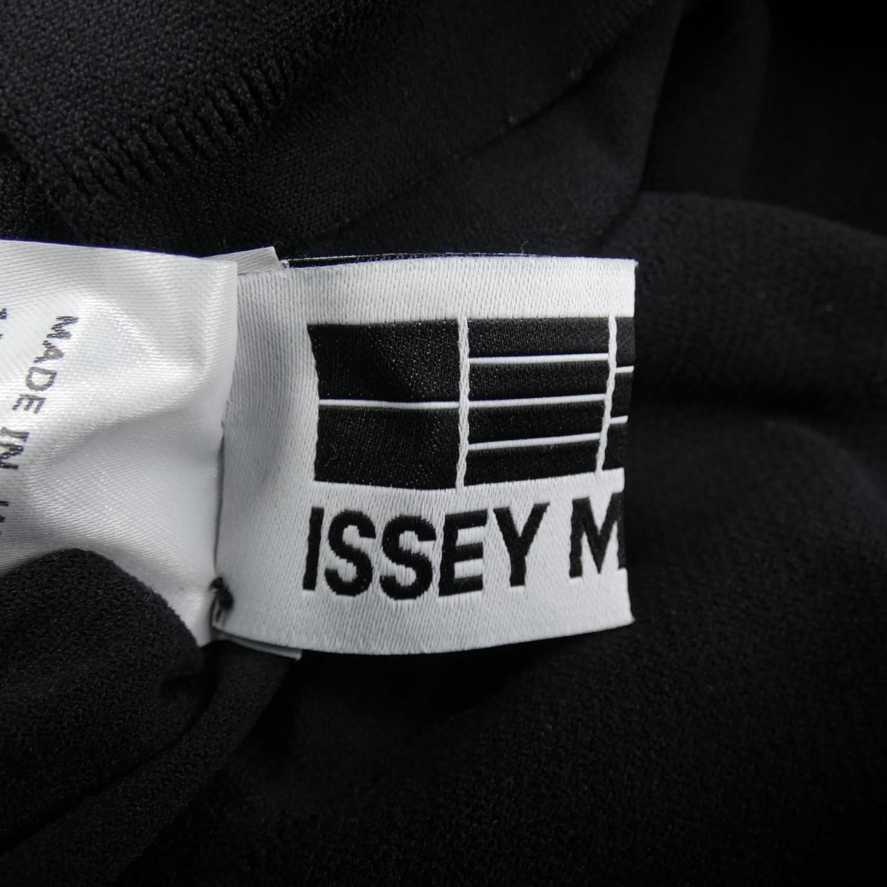 132 5.イッセイミヤケ 132 5.ISSEY MIYAKE トップス