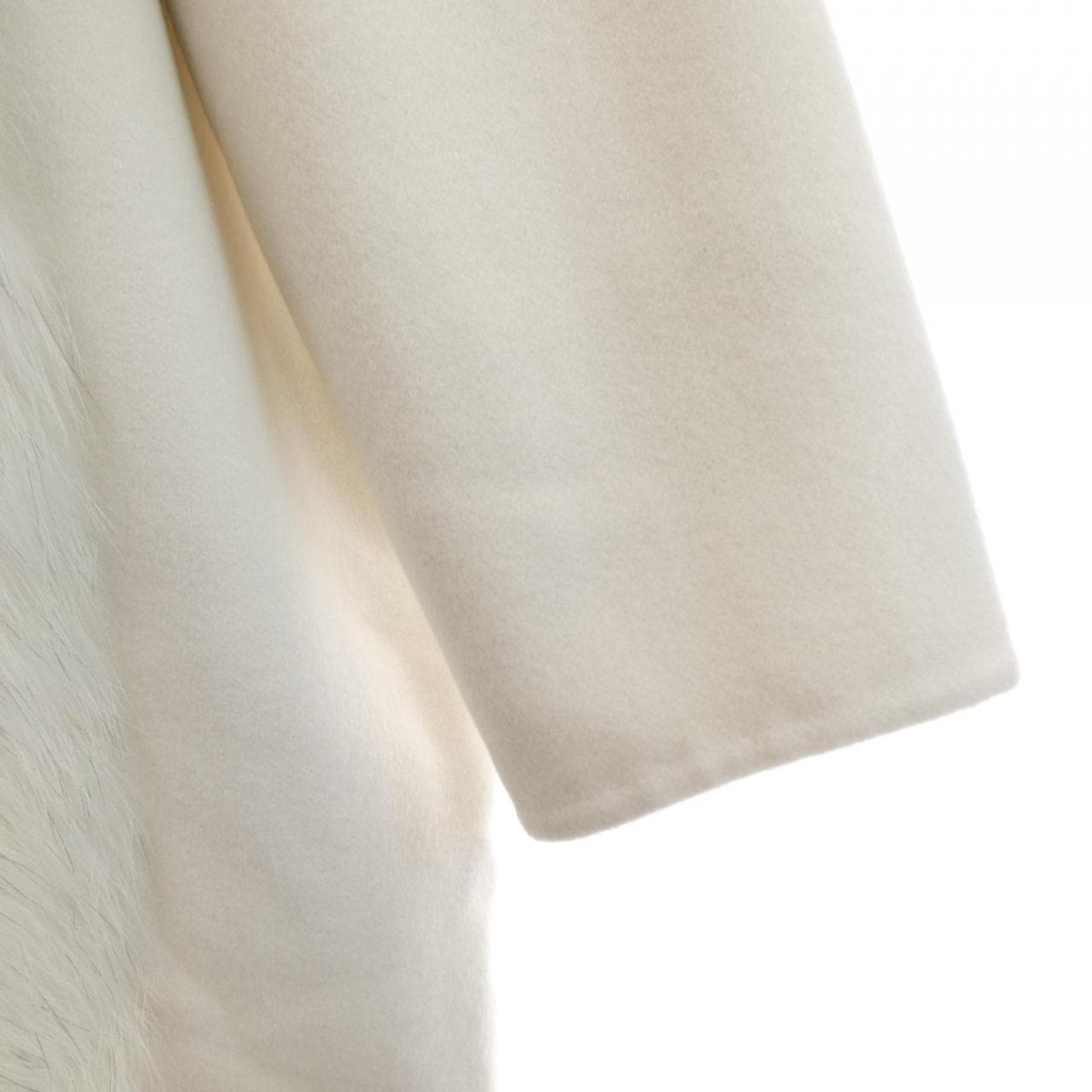 フェンディ FENDI FF8206 W18 コート