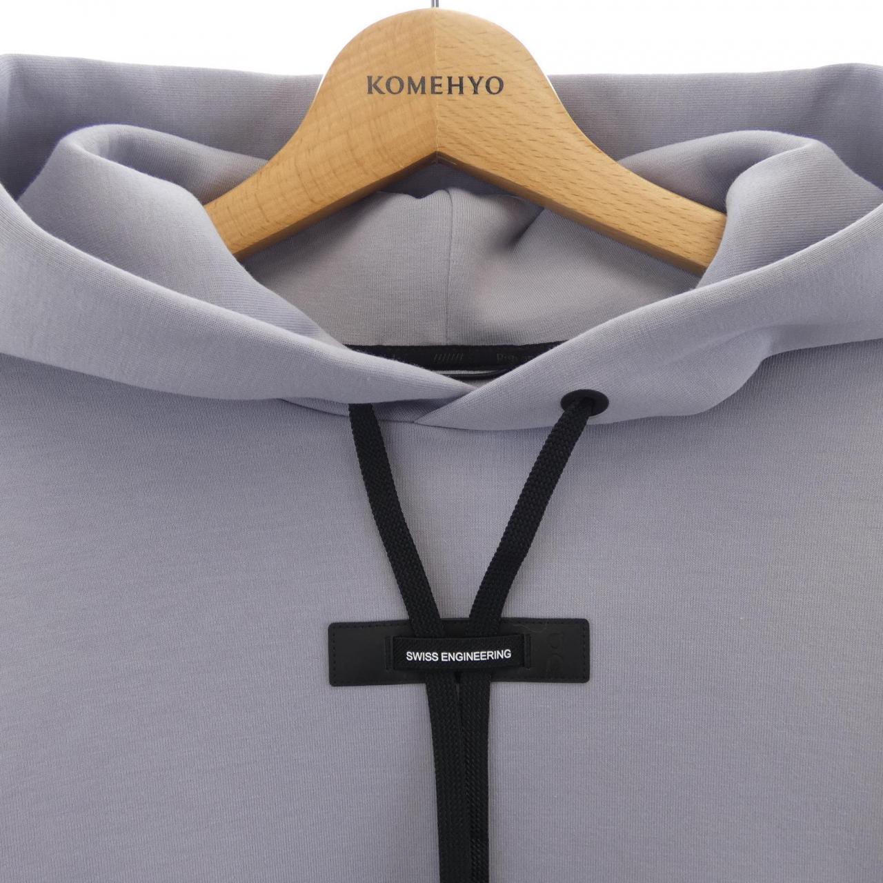 オン On パーカー