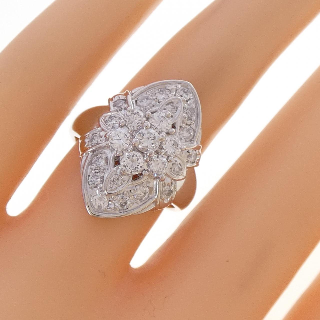 PT900 ダイヤモンド リング 1.01CT