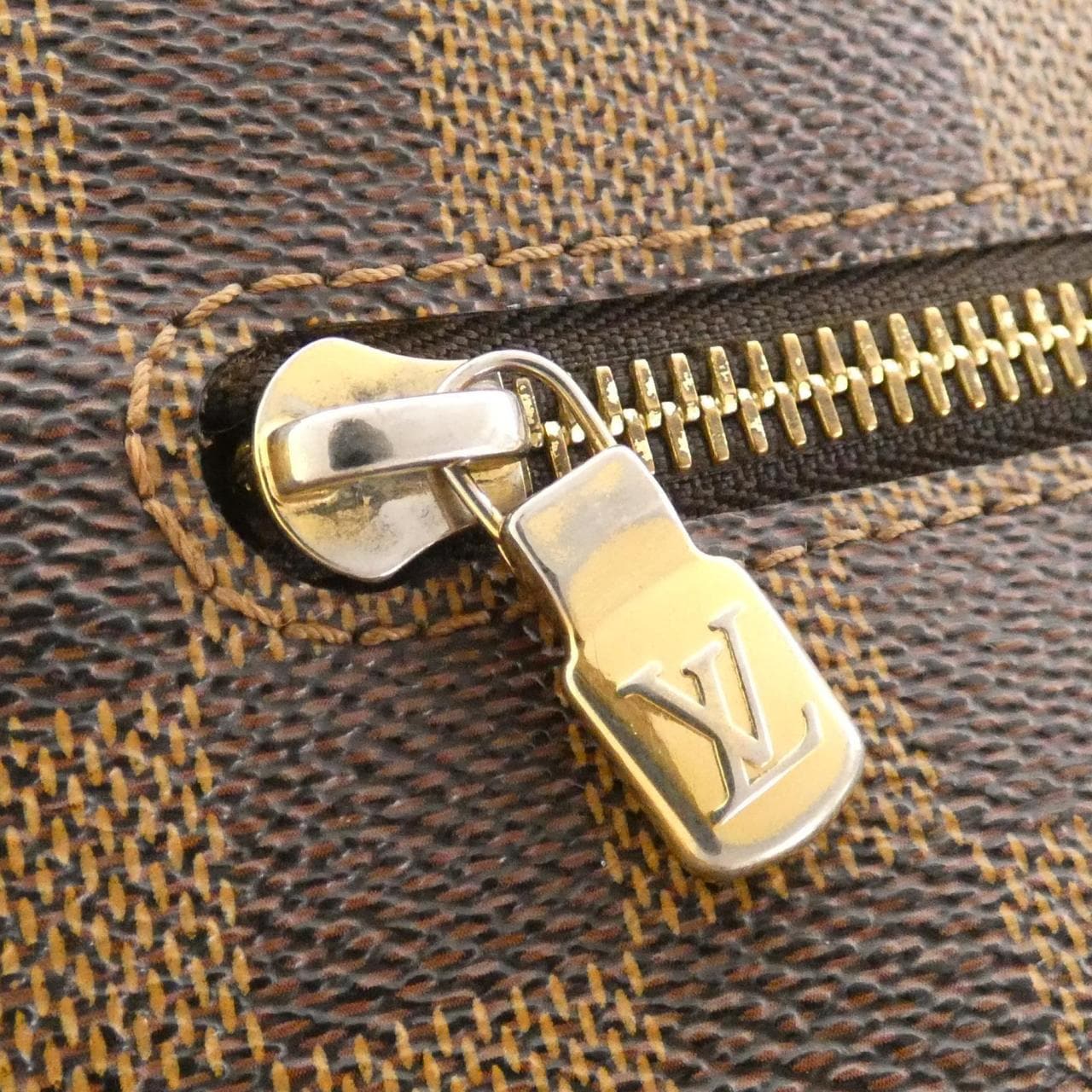 LOUIS VUITTON Damier Brooklyn 中号 N51211 单肩包