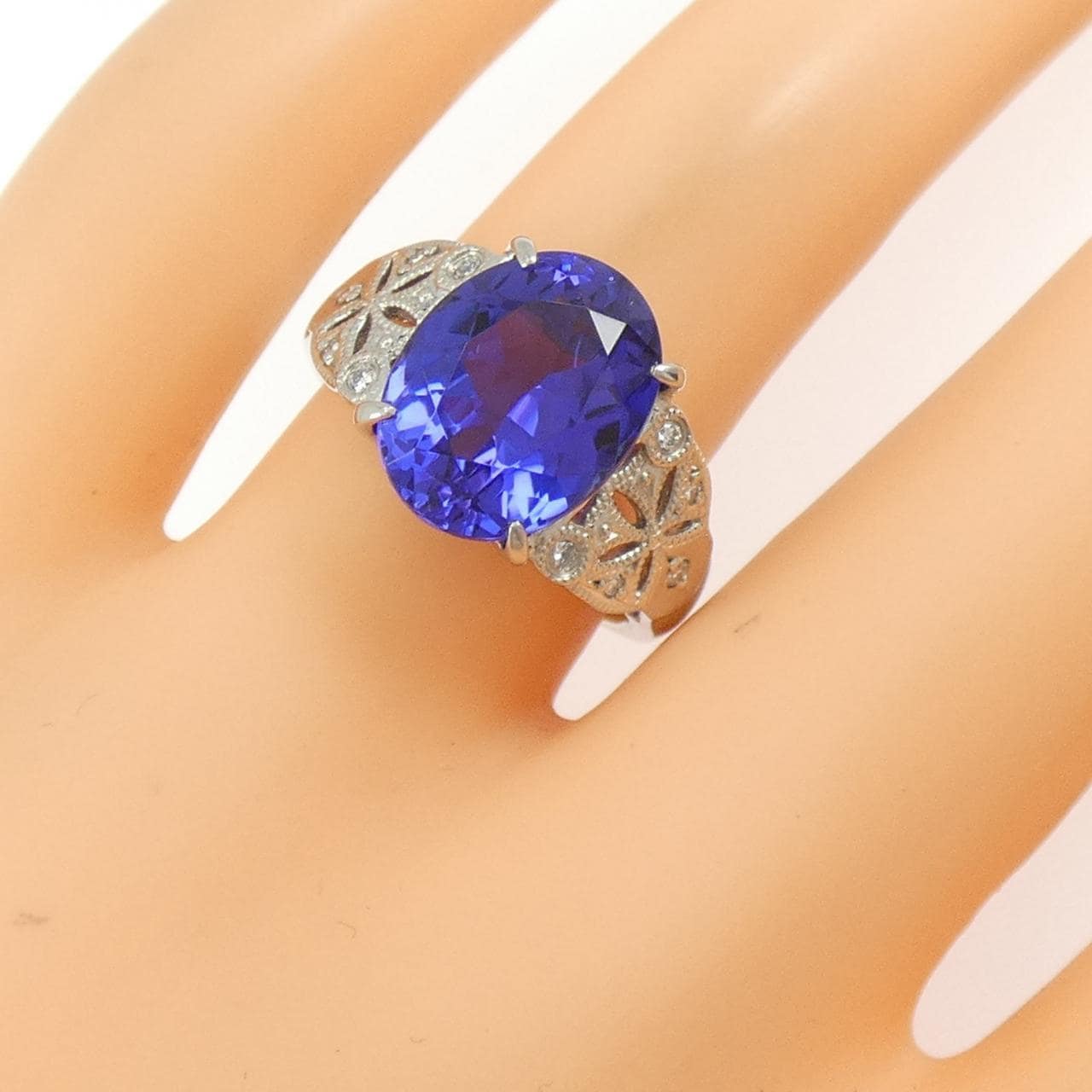 PT900 タンザナイト リング 5.10CT
