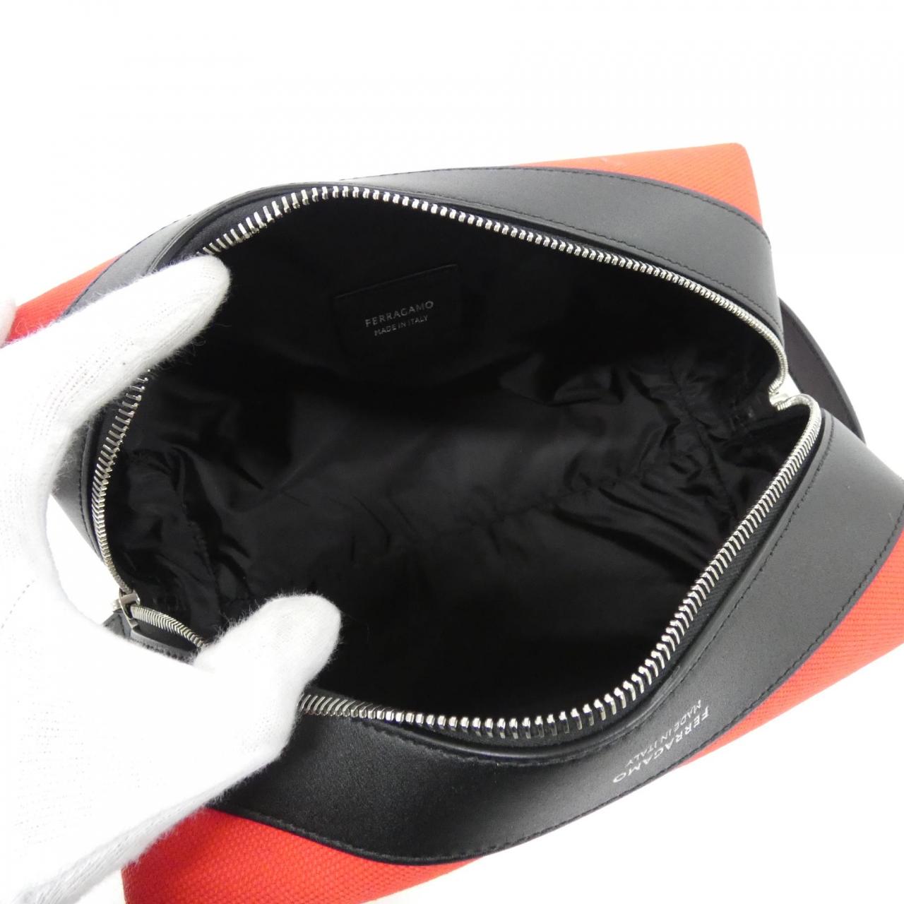 サルヴァトーレフェラガモ 24 1938 ポーチ