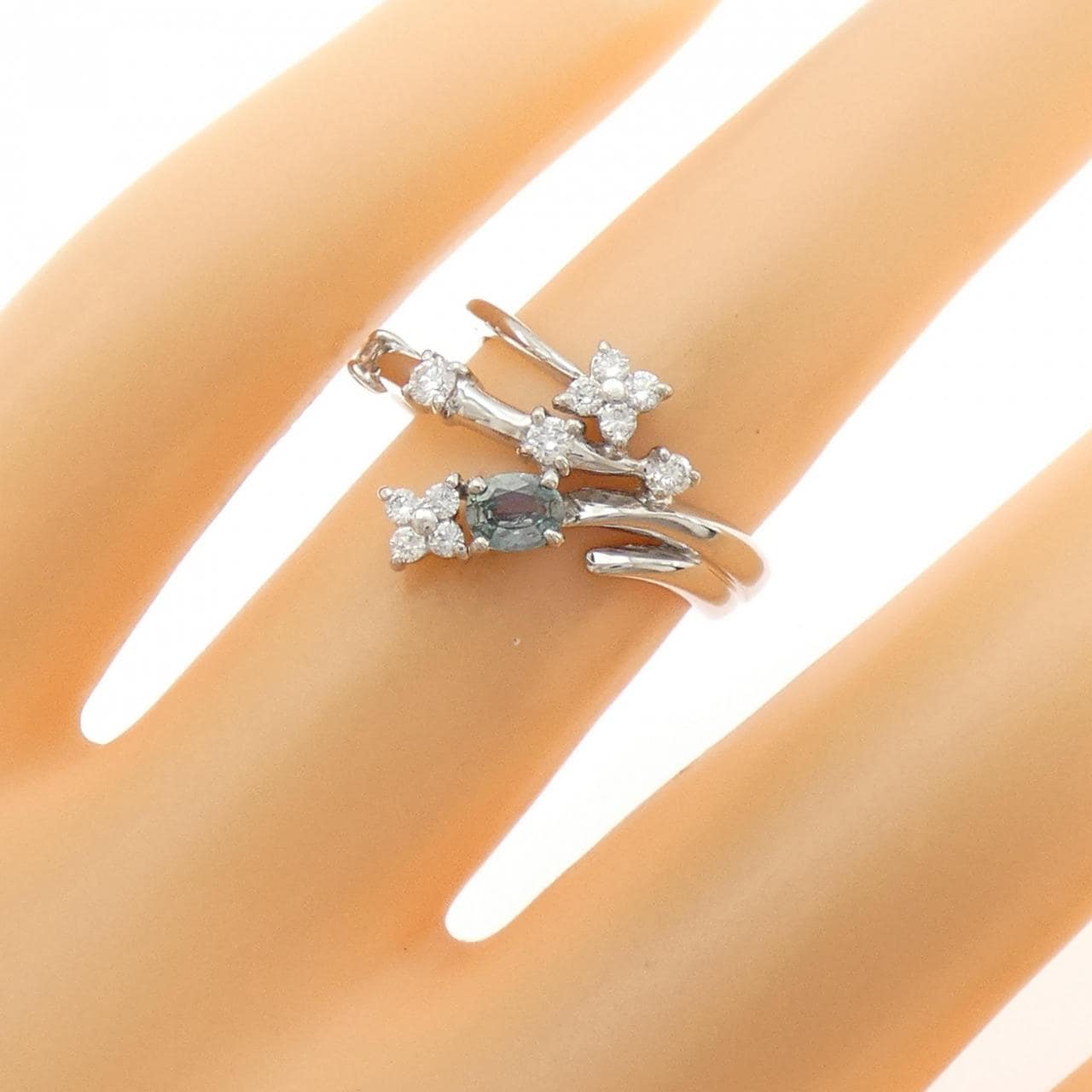 K18WG フラワー アレキサンドライト リング 0.17CT