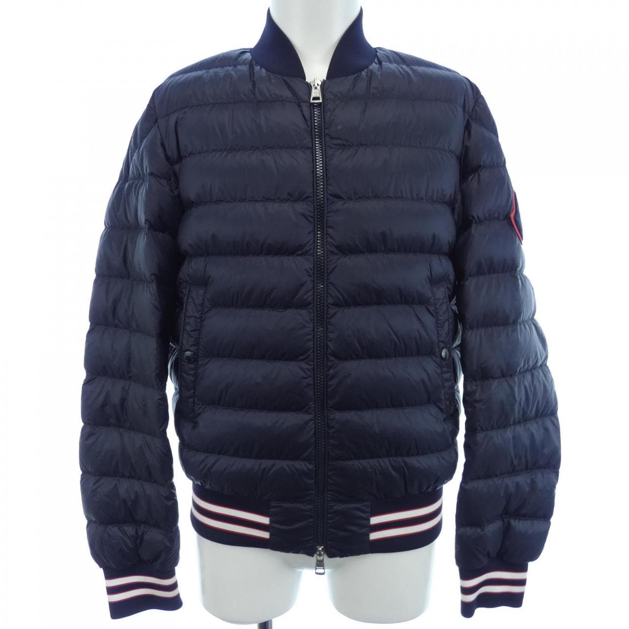 モンクレール MONCLER ダウンジャケット