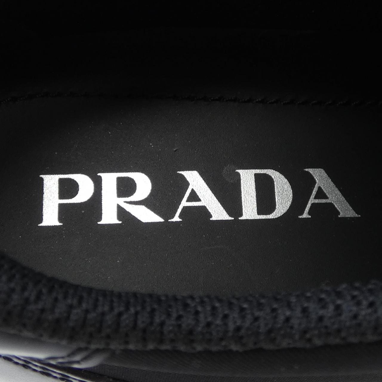 プラダ PRADA エコニール RE-NYLON 1E283N スニーカー
