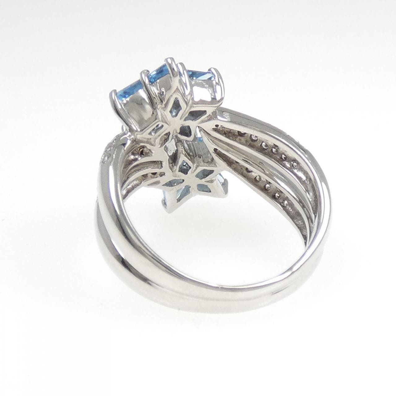 K18WG スター ブルートパーズ リング 1.40CT