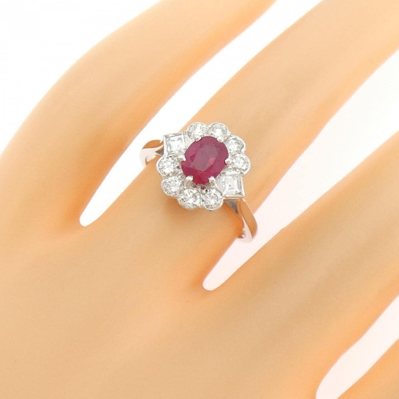 750WG ruby ring