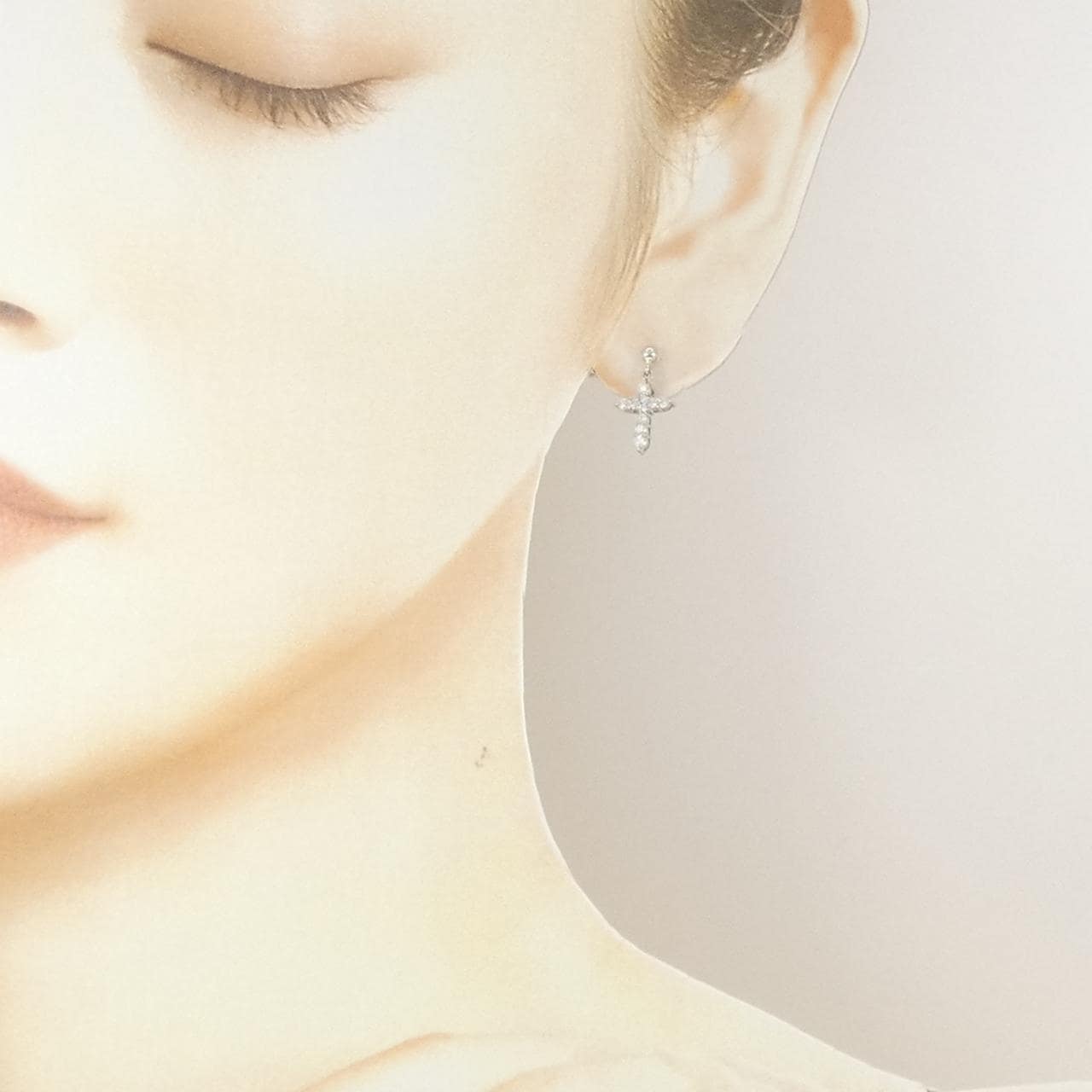 PT900 クロス ダイヤモンド ピアス 0.30CT