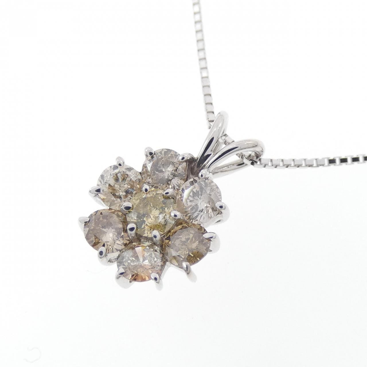 K18WG フラワー ダイヤモンド ネックレス 1.02CT
