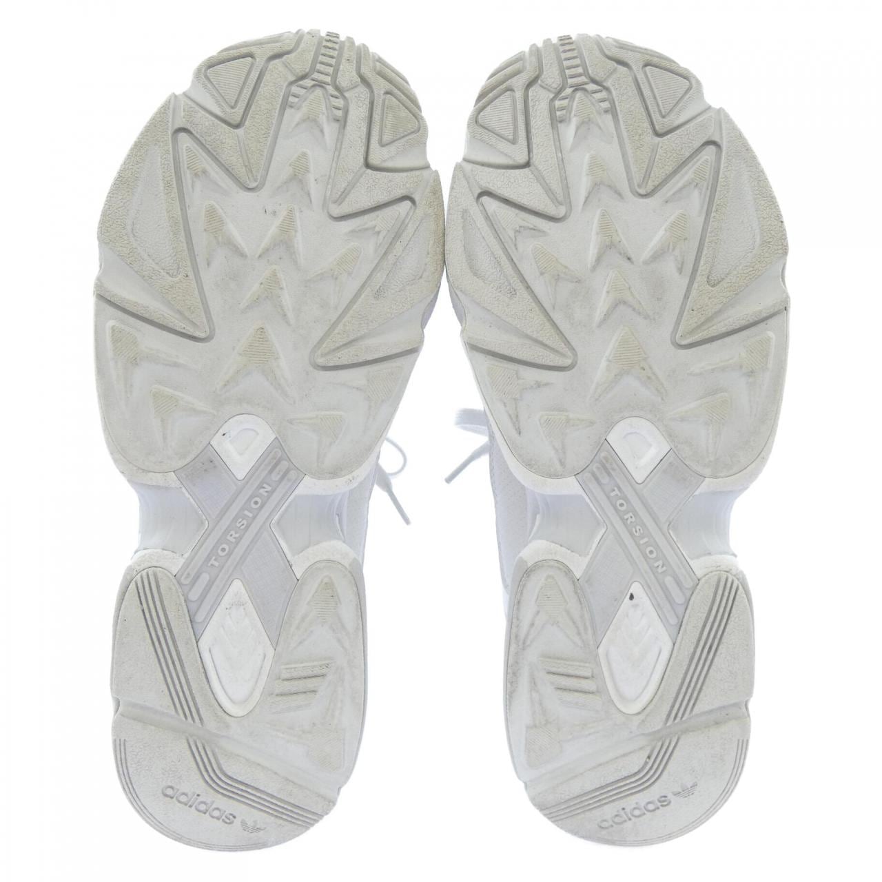 アディダス ADIDAS YUNG-1 スニーカー