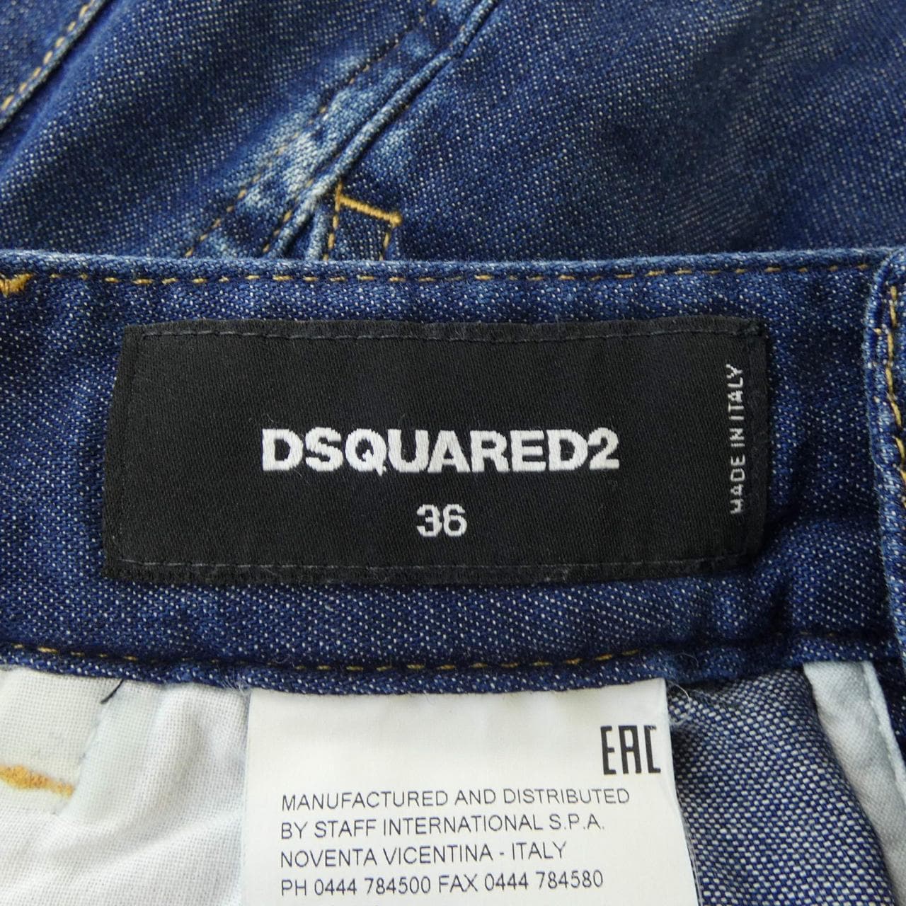 ディースクエアード DSQUARED2 ショートパンツ