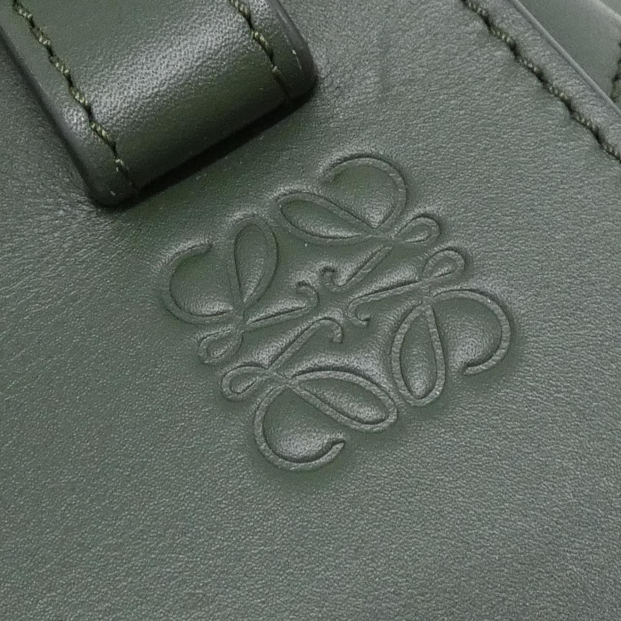 ロエベ ハンモック コンパクト A538H13X02 ショルダーバッグ