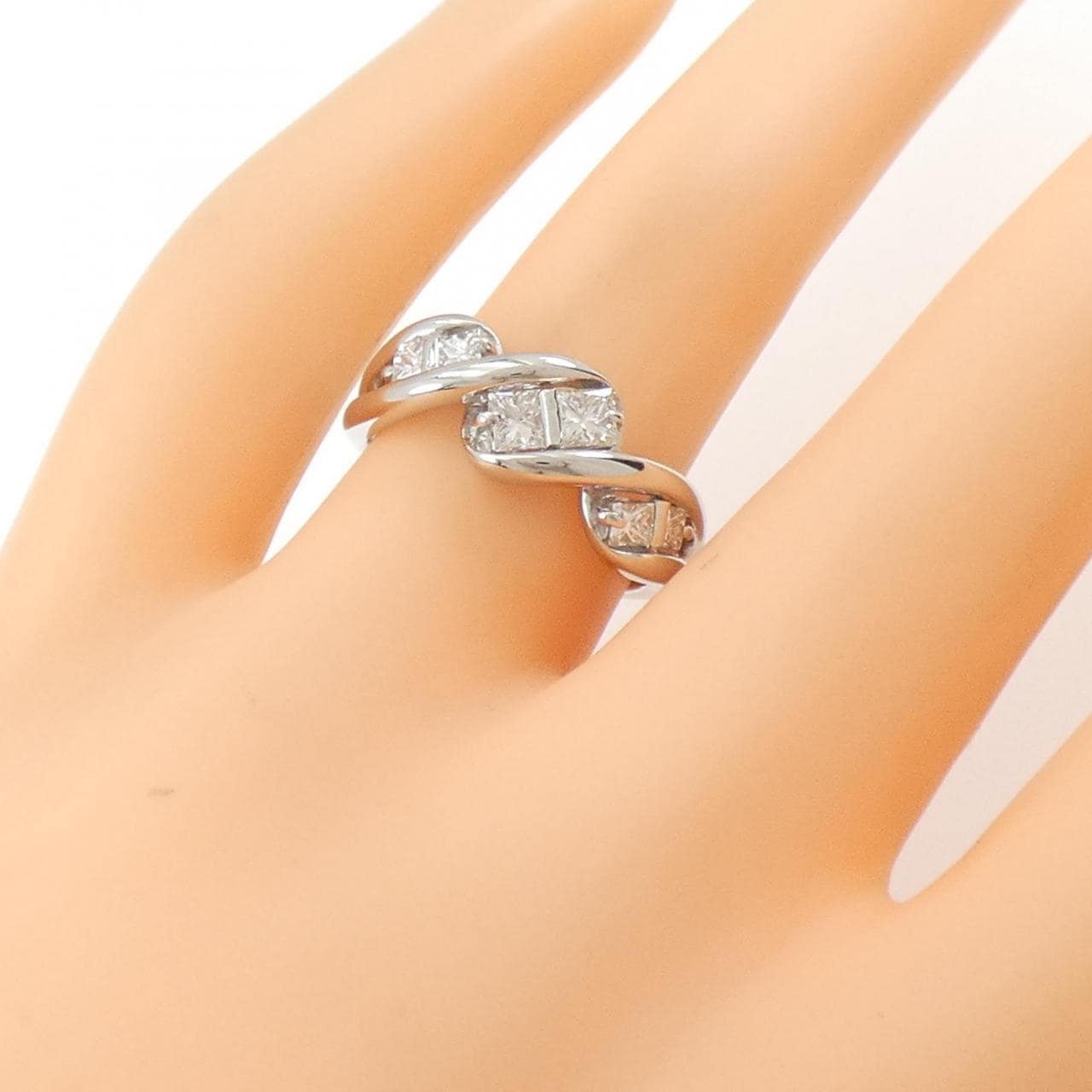 PT ダイヤモンド リング 0.70CT