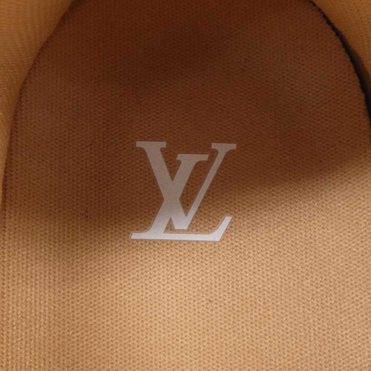 ルイヴィトン LOUIS VUITTON LVバターソフト スニーカー