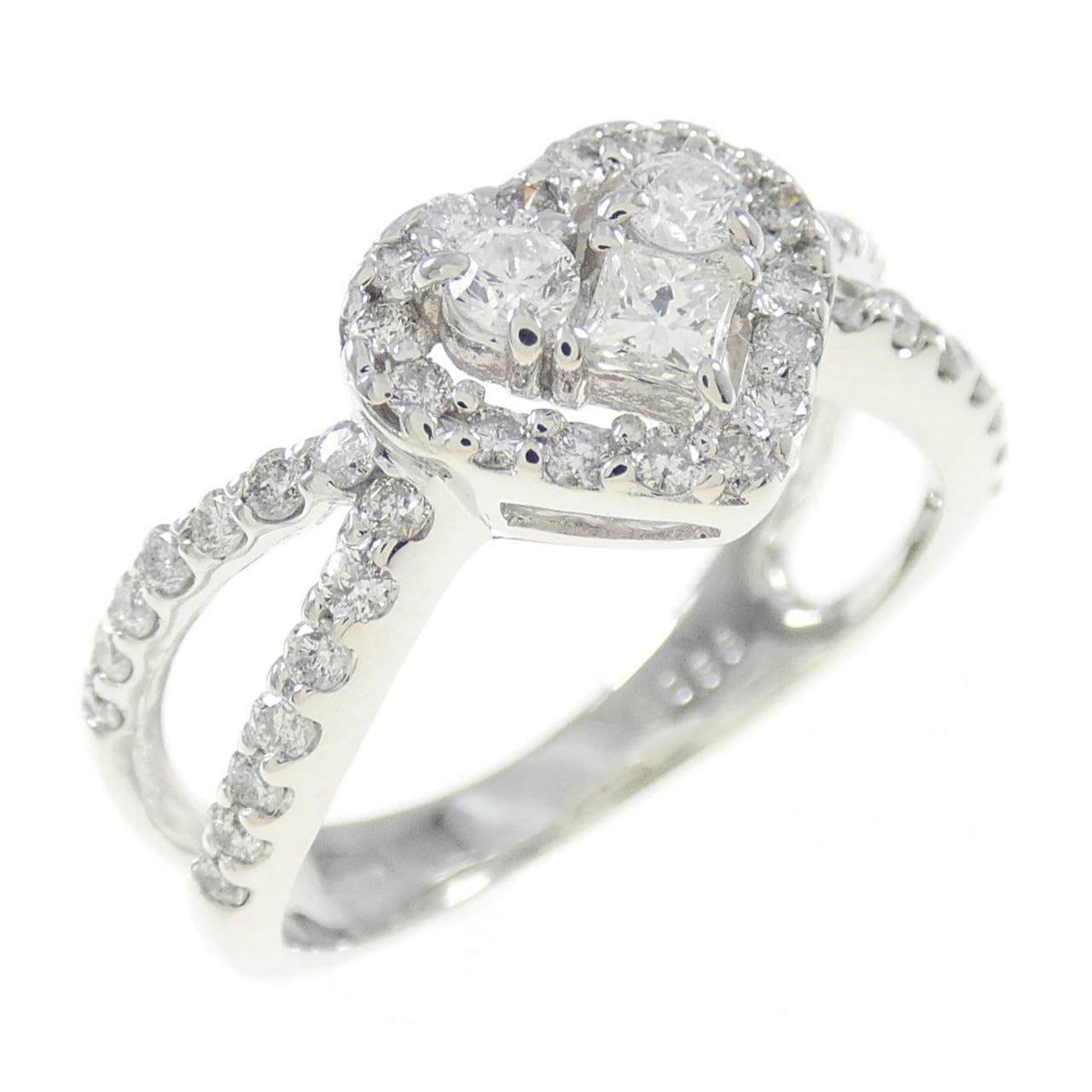 K18WG 心形钻石戒指 0.56CT