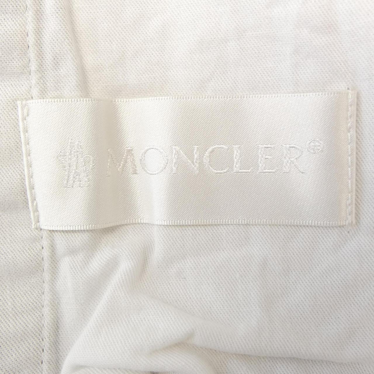 モンクレール MONCLER 10912B00010 ショートパンツ
