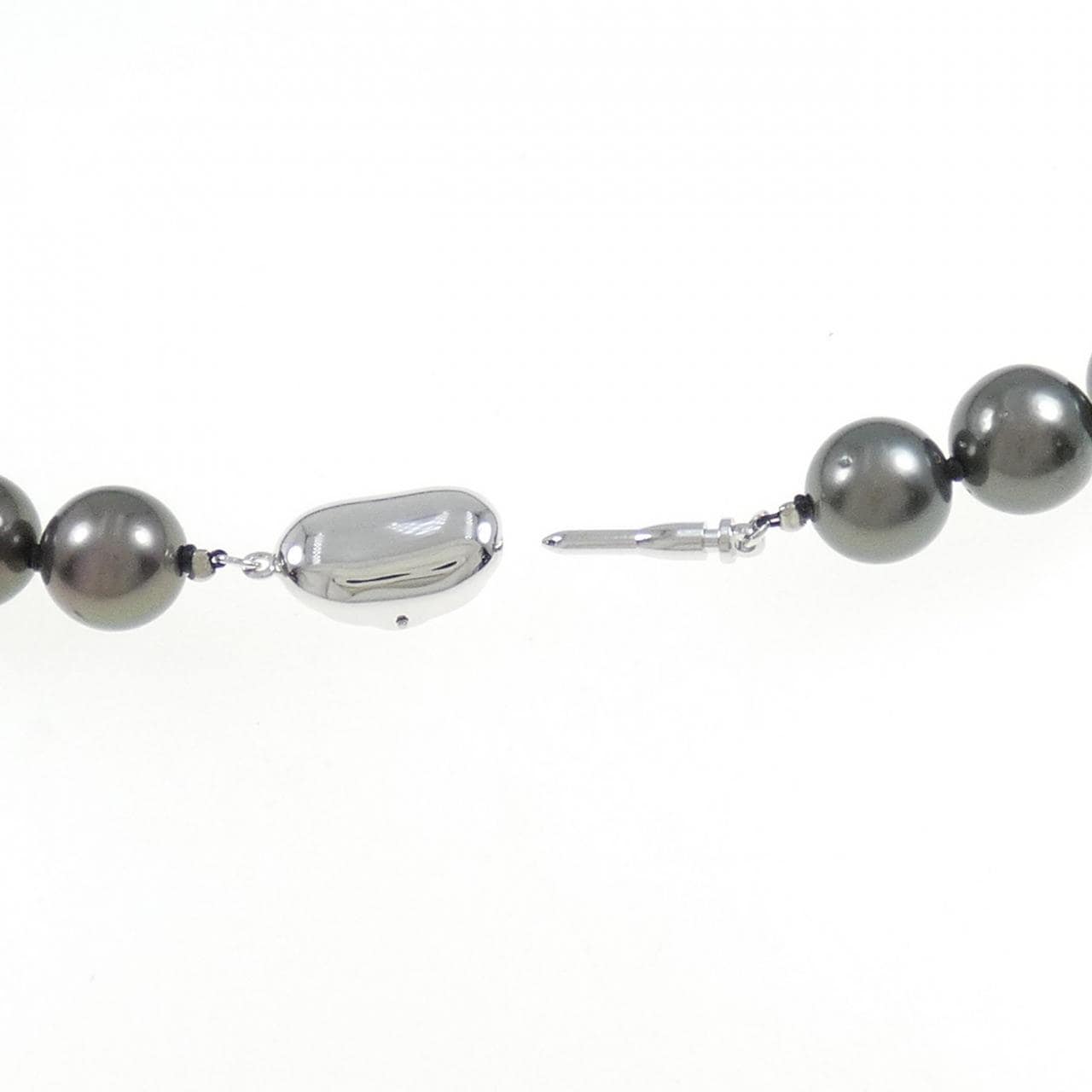 银扣黒蝶珍珠项链 10-12 毫米