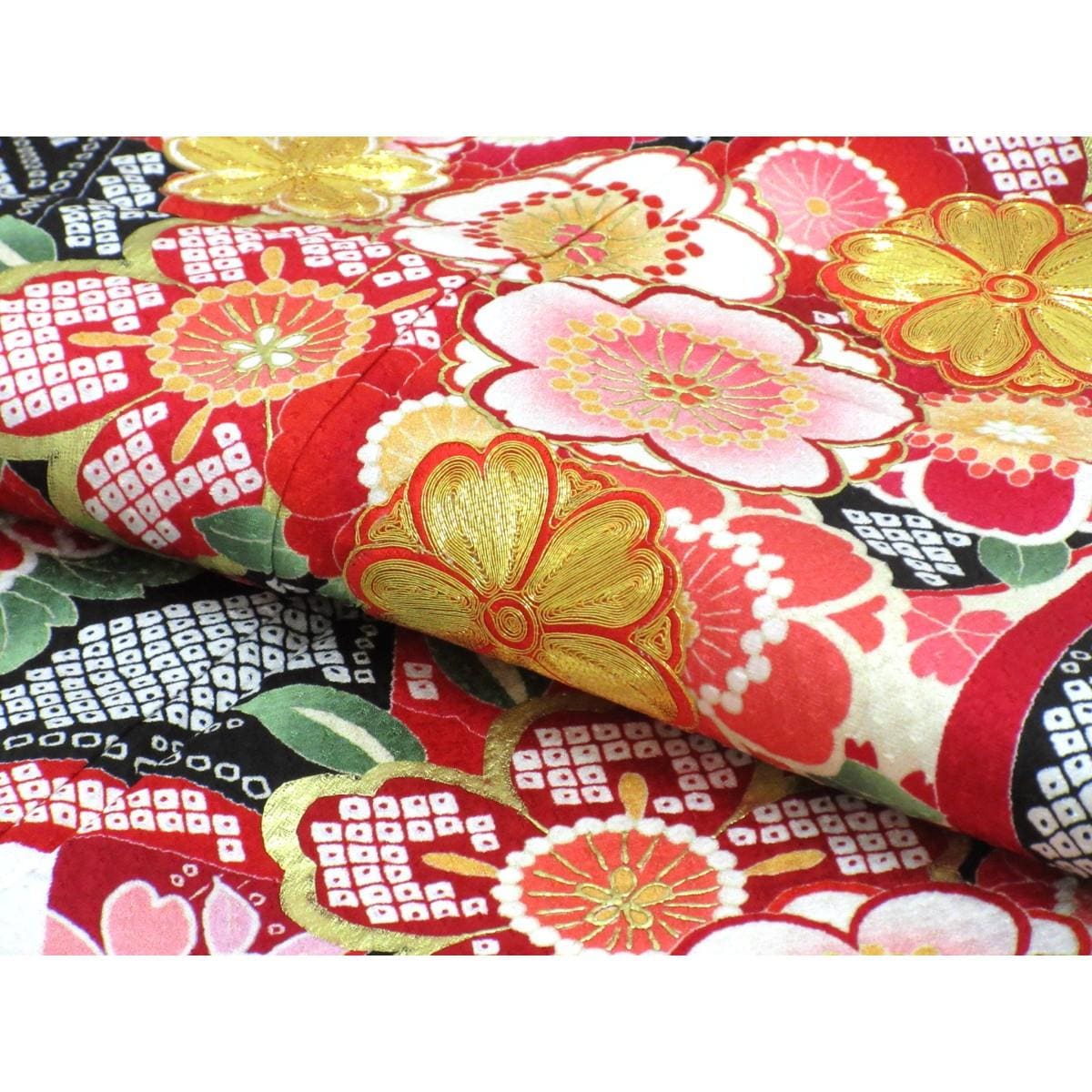 振袖　友禅金彩加工　刺繍入り
