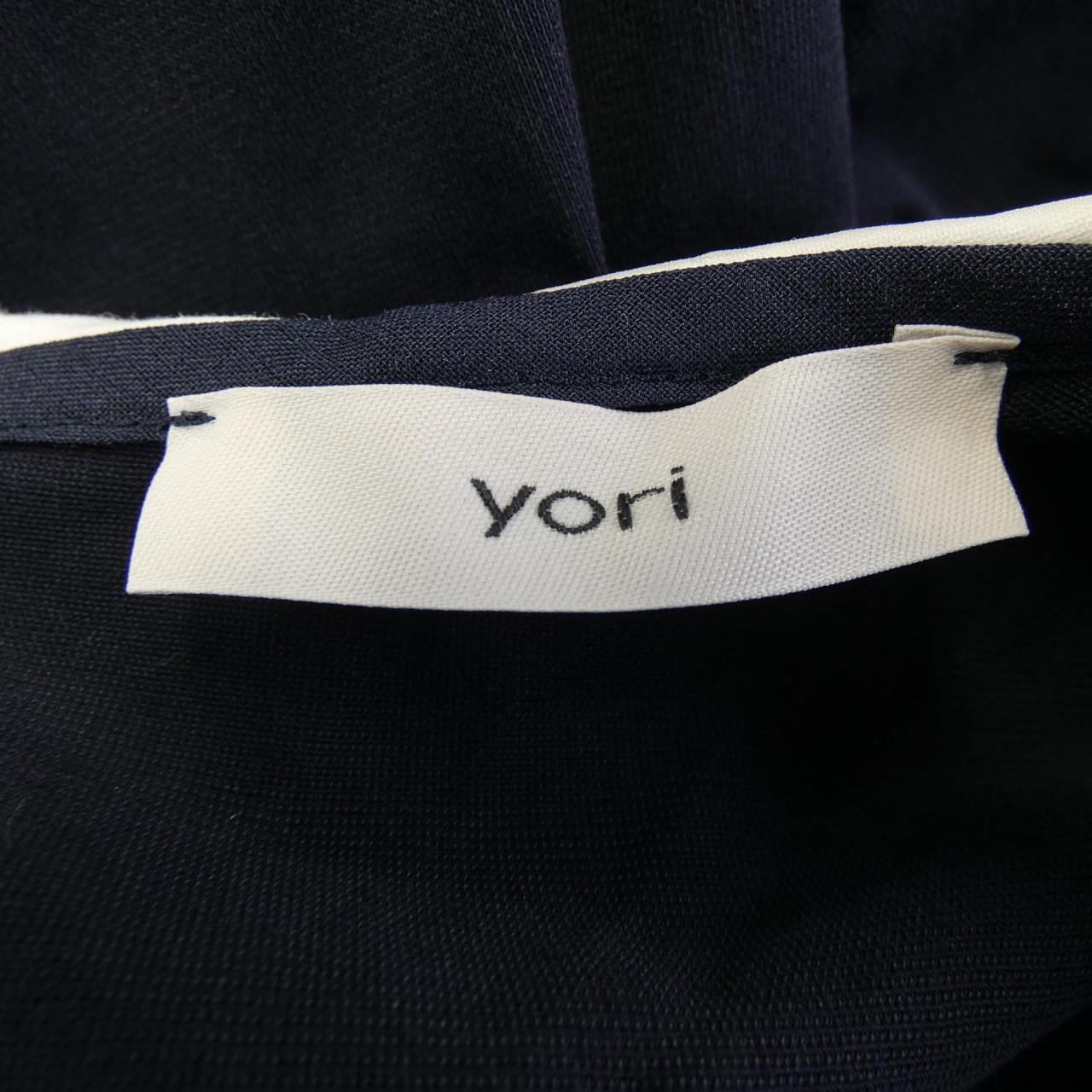 ヨリ yori トップス