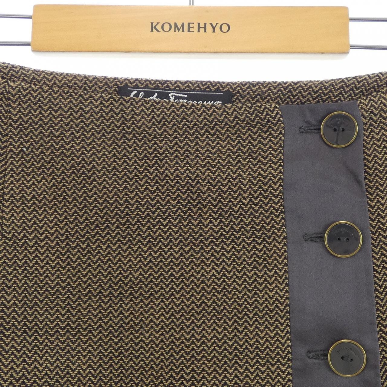 サルヴァトーレフェラガモ SALVATORE FERRAGAMO スカート