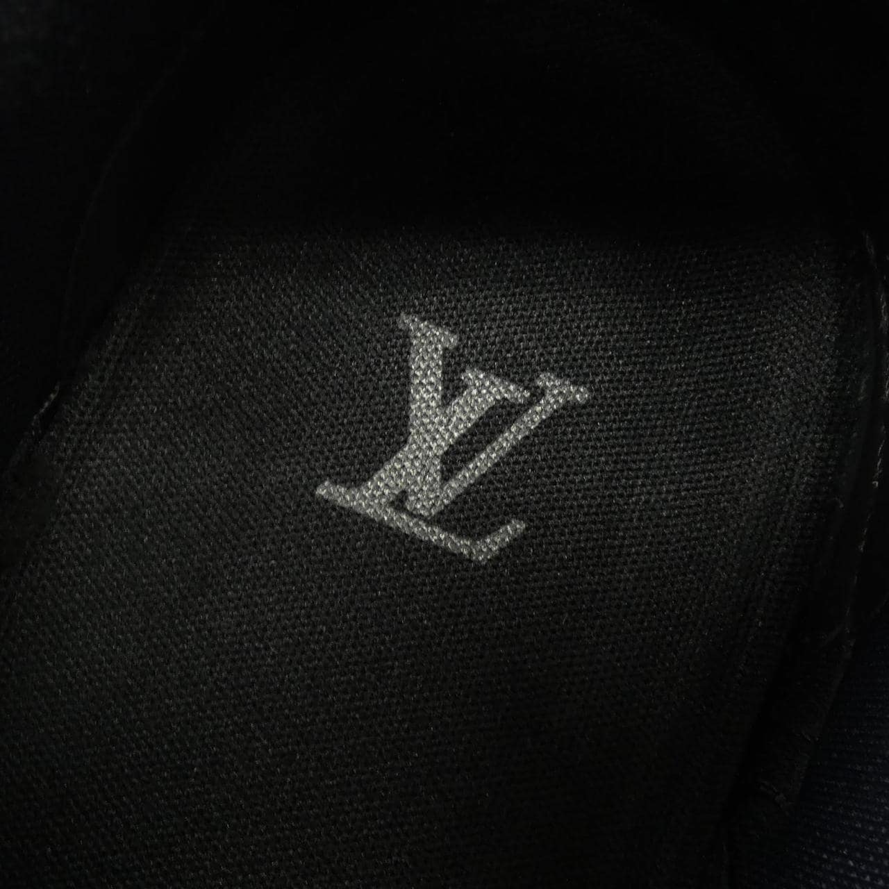 ルイヴィトン LOUIS VUITTON LVトレイナーマキシライン 1ACN スニーカー