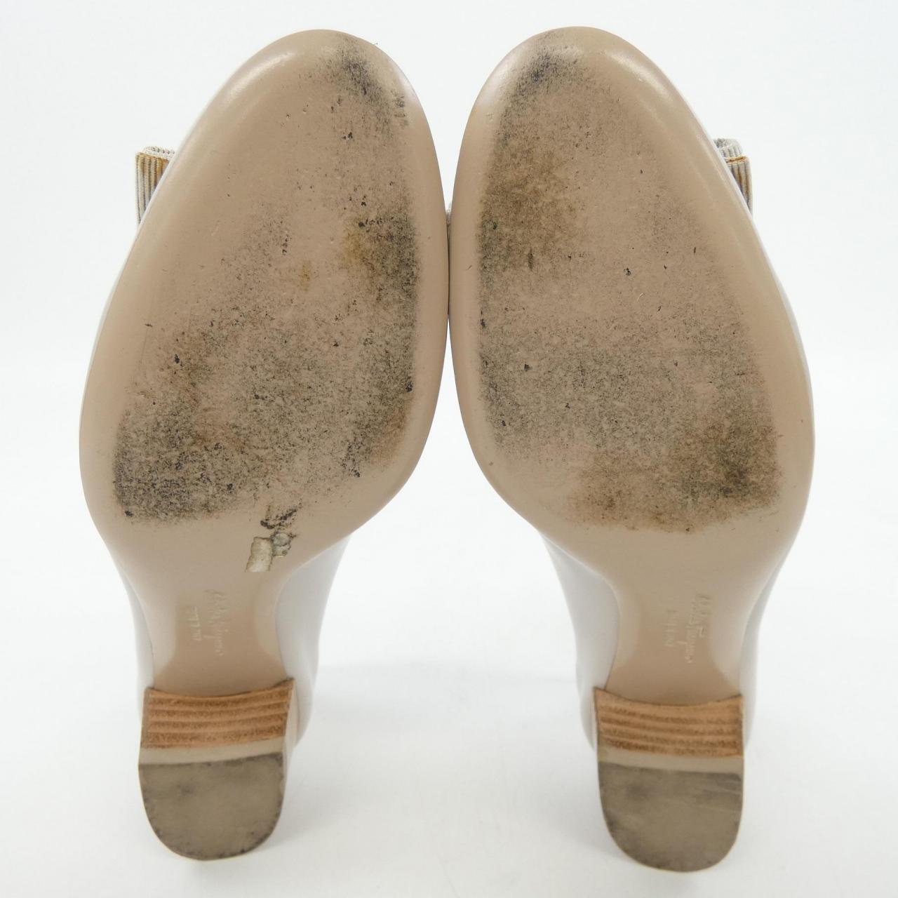 サルヴァトーレフェラガモ SALVATORE FERRAGAMO パンプス